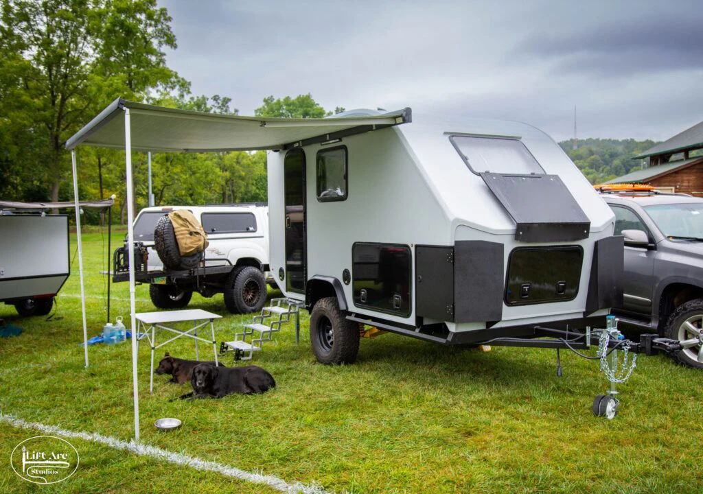 مقطورة تخييم صغيرة مريحة للطرق - مراجعة Off Road Camper Trailer Tent وسعره