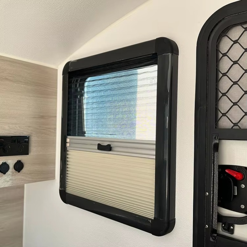 مقطورة تخييم على شكل قطرة ماء  - مراجعة Camper Trailer Roof Rack وسعره