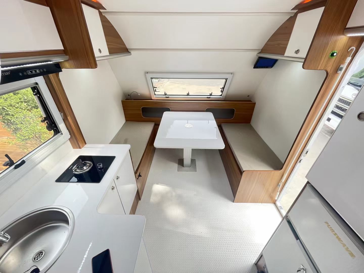 مقطورة سفر فاخرة وعصرية للطرق  - مراجعة Camper Trailer Suspension Independent وسعره